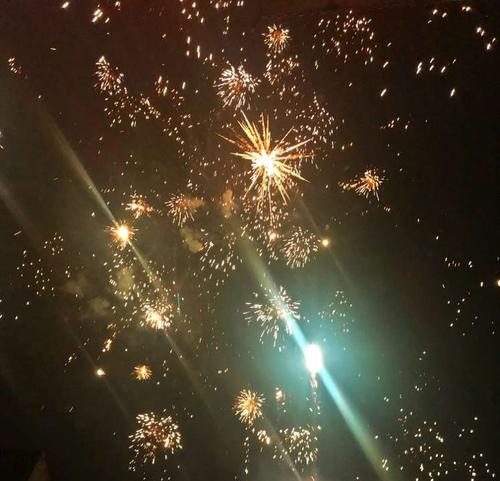 鞭炮声中一年的气味