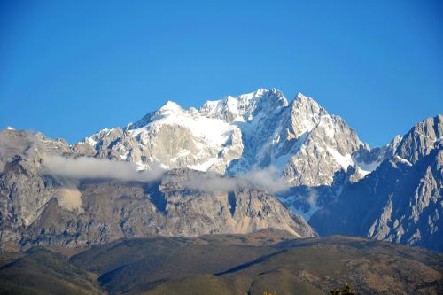 玉龙山雪山