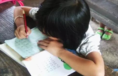 妈妈帮我做作业