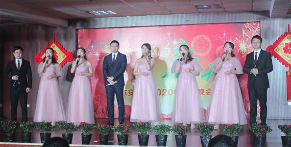 让我们携手共进春天