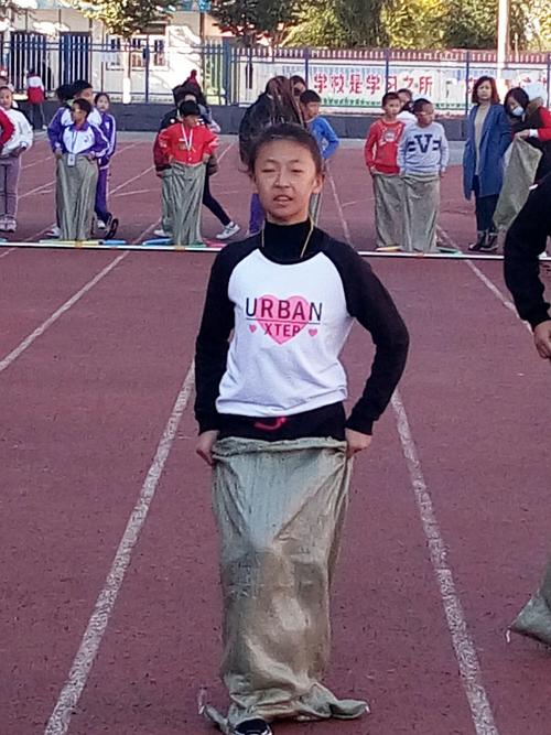 有趣的袋鼠跳