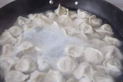 我第一次煮饺子