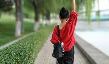 快乐而忧伤的一天