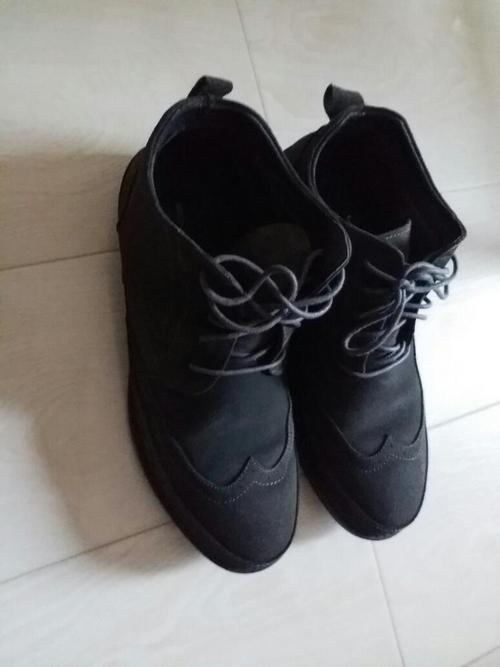 一双棉鞋