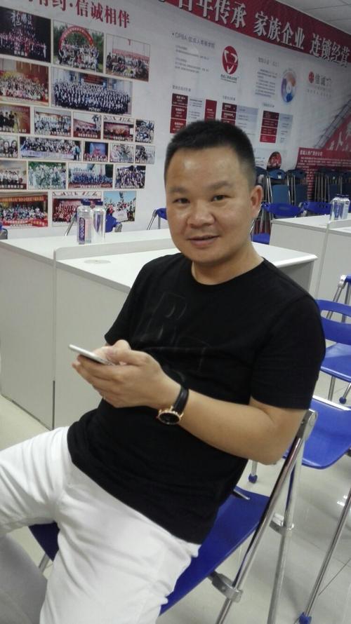 爸爸跟我一起长大