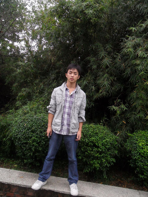 我努力工作我很高兴