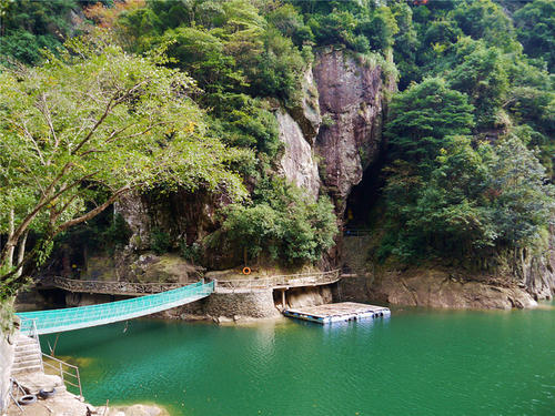 游览浙东大峡谷
