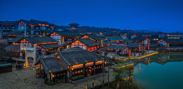 游览“东方盐湖城”