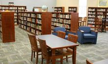 图书馆也是学校