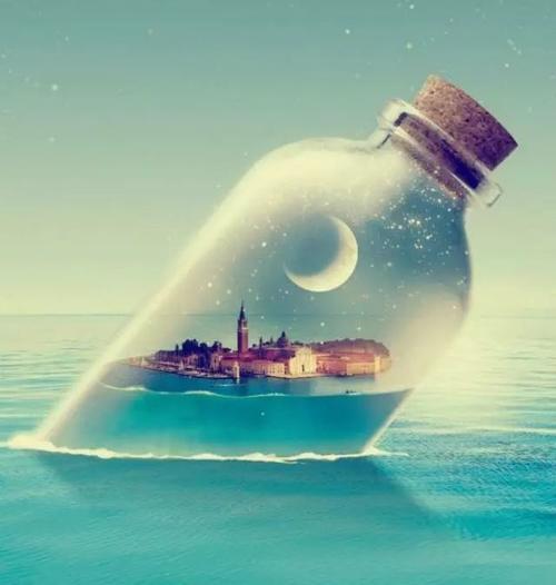 繁星点点的天空和大海