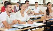 听教室里的声音