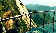 第一次行走玻璃栈道