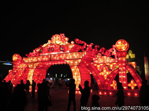 生动的灯笼表演