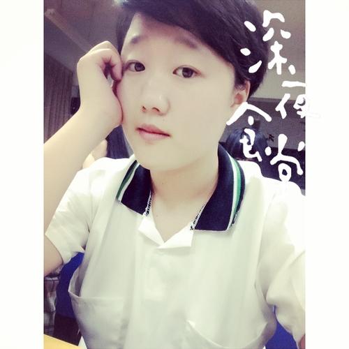 我旁边的女孩