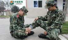 乐于助人的班长