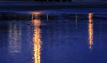 江畔沉醉的傍晚