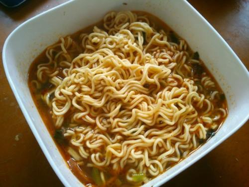 吃方便面