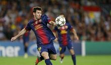 走，到球场去踢球