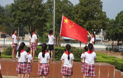 第一次上小学