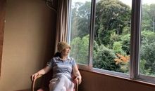 坐在窗前的回忆