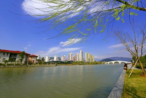 晚上的风湖公园