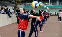 紧张的垫球比赛