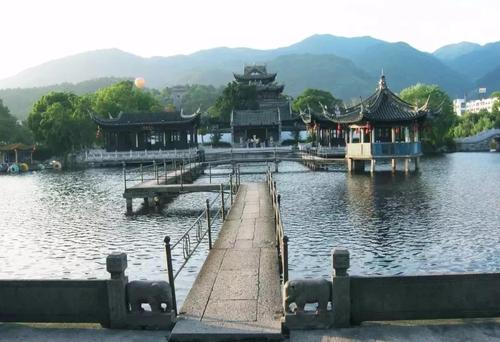 精彩的灵湖公园