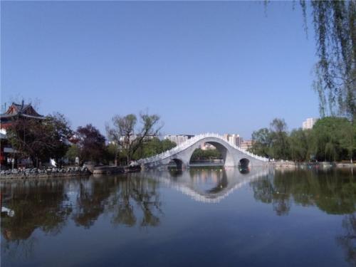 春天到公园