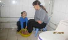 三八妇女节为妈妈洗脚