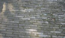 行走在青砖路上