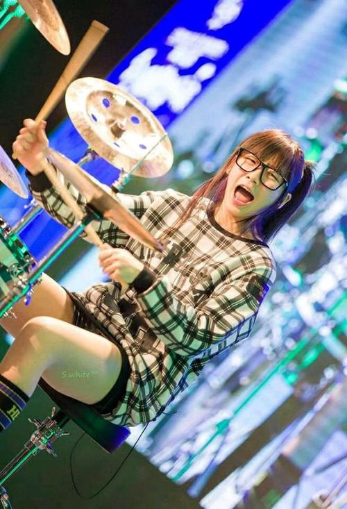 “嗨，小白小白”风暴