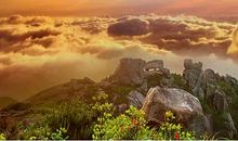 记龙泉的披云山