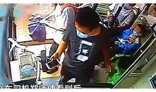 公交车里的正能量