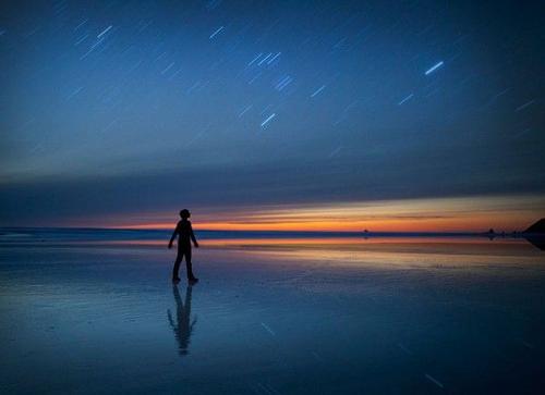 像流星一样掠过