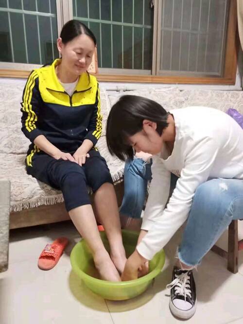 我洗父母的脚