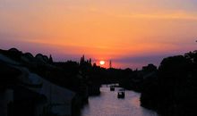 年华似水，青春朝阳