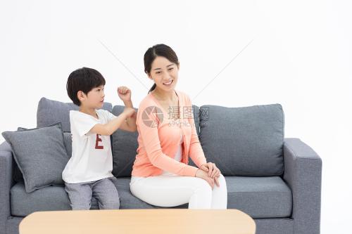 打妈妈