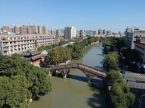 美丽的瑶江