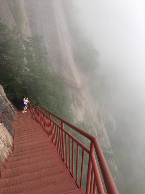 游览红河谷