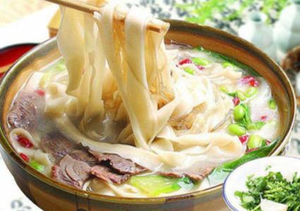 家乡小吃红烧面