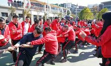 激烈的拔河比赛