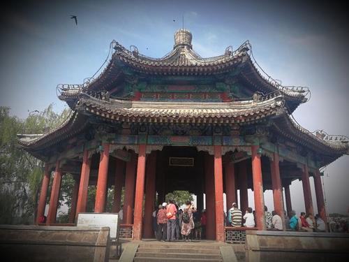 在颐和园旅行