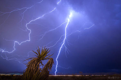 雷电之夜