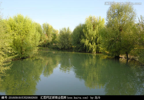 早晨湖