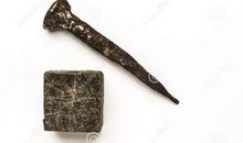 “调皮”的钉子