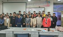 恰风华少年泛游学海