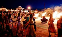 草原上的联欢会