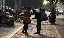 陌生人让我感动