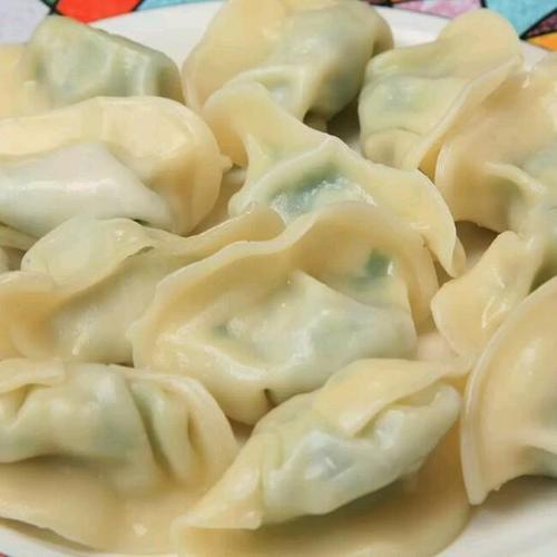 弯曲的饺子