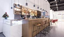 伫立在街角的书屋